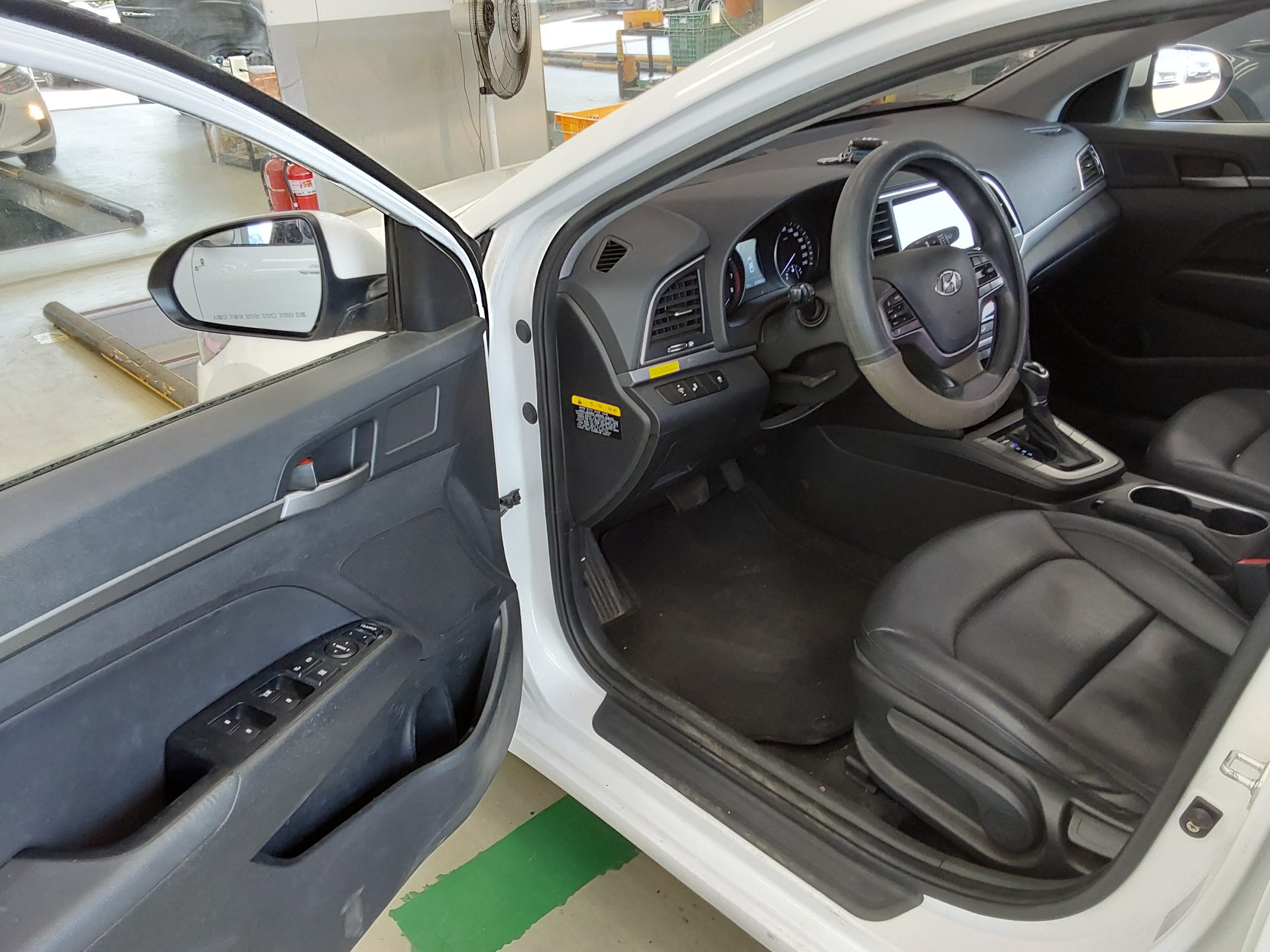 Hyundai Elantra 2018 - Image 10