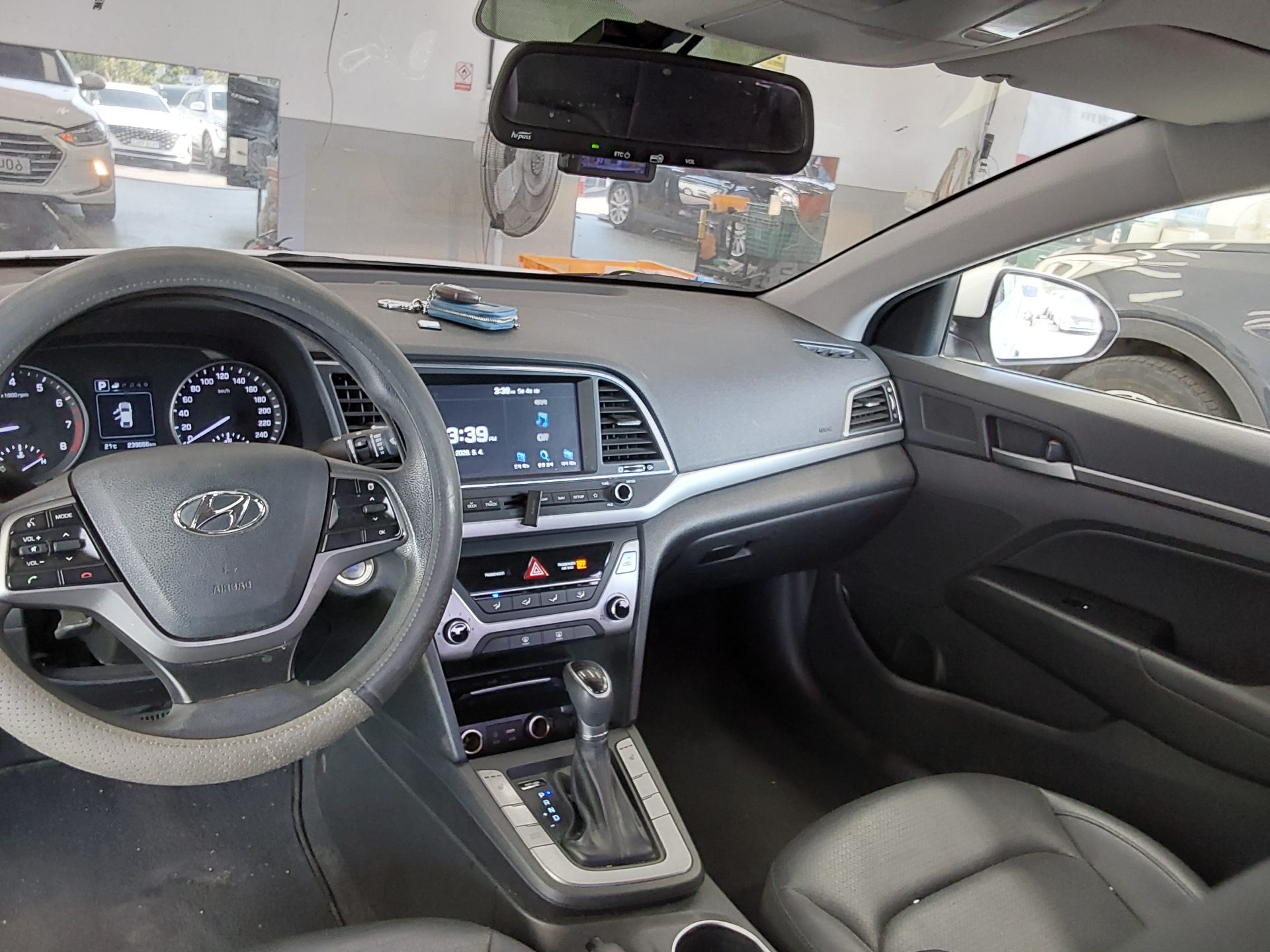 Hyundai Elantra 2018 - Image 11