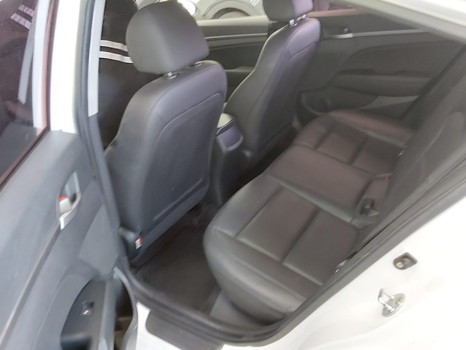 Hyundai Elantra 2018 - Image 12