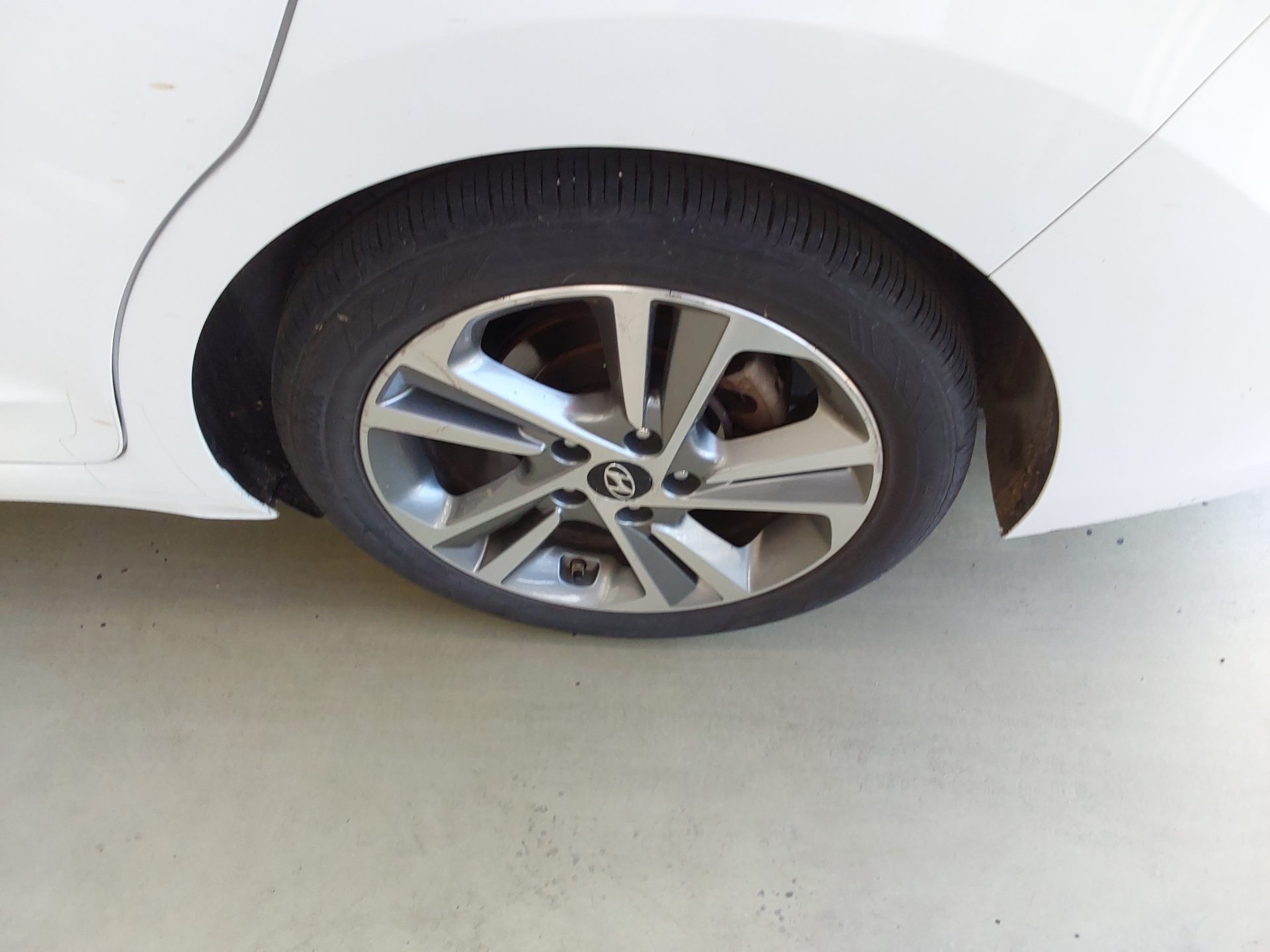 Hyundai Elantra 2018 - Image 21
