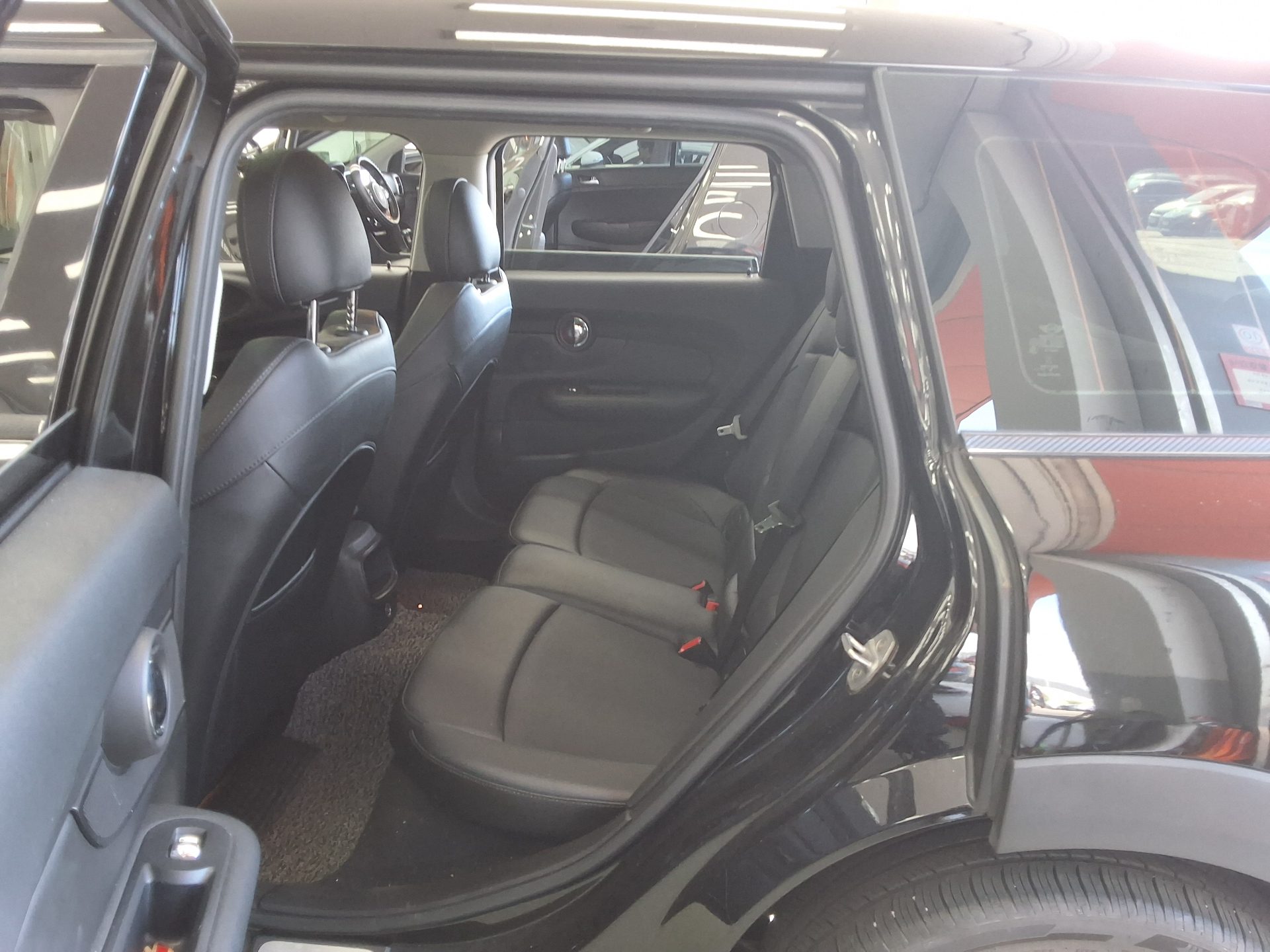BMW MINI 2018 - Image 11