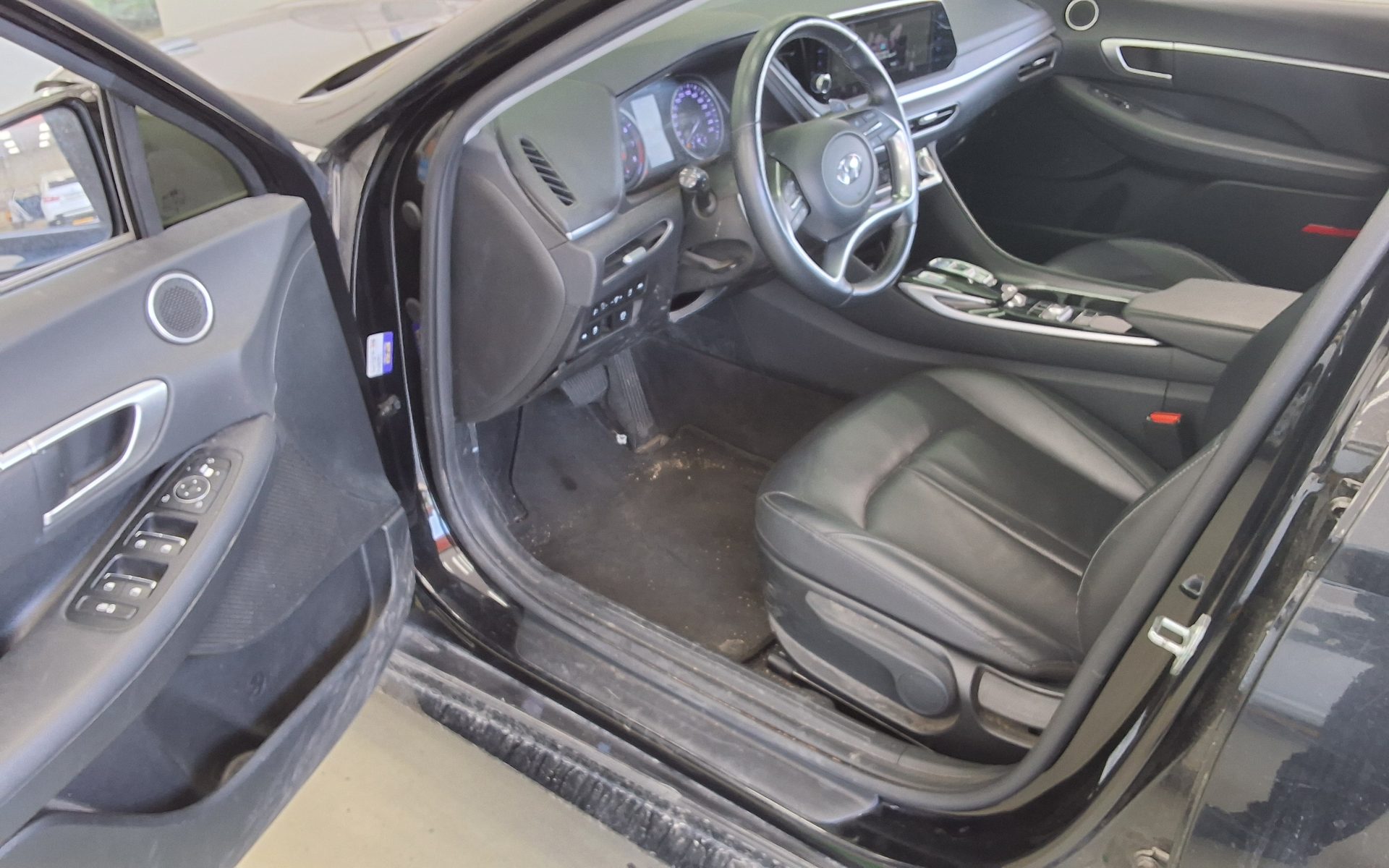 Hyundai Sonata 2022 - Image 9