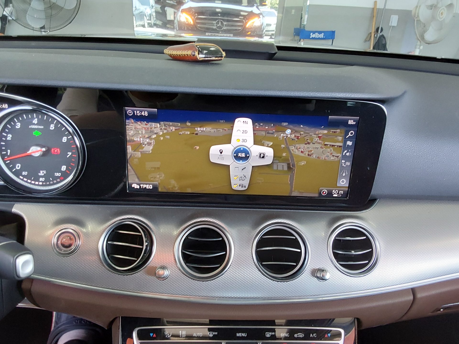 Mercedes-Benz E-Class 2019 - Image 17