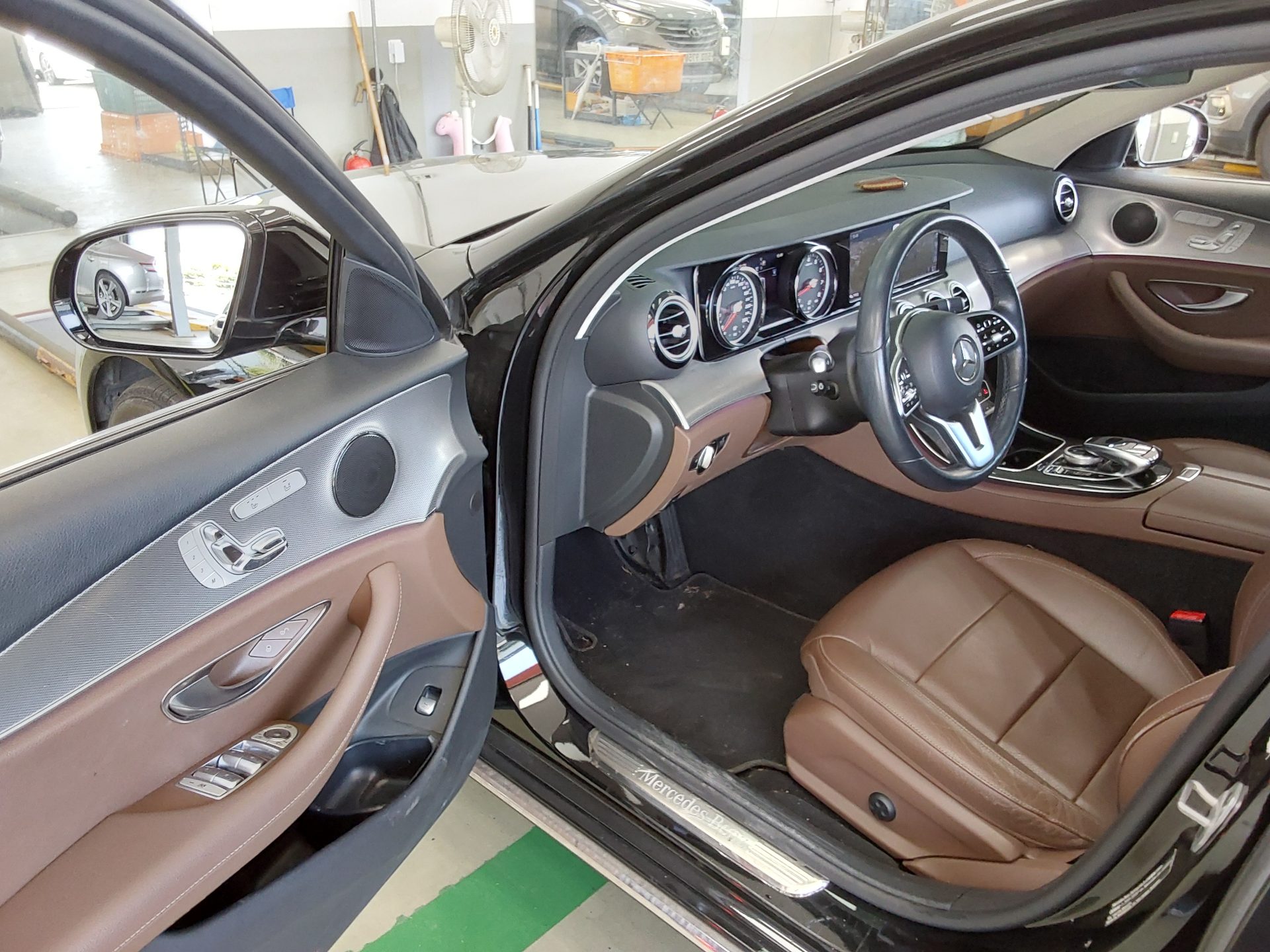 Mercedes-Benz E-Class 2019 - Image 10