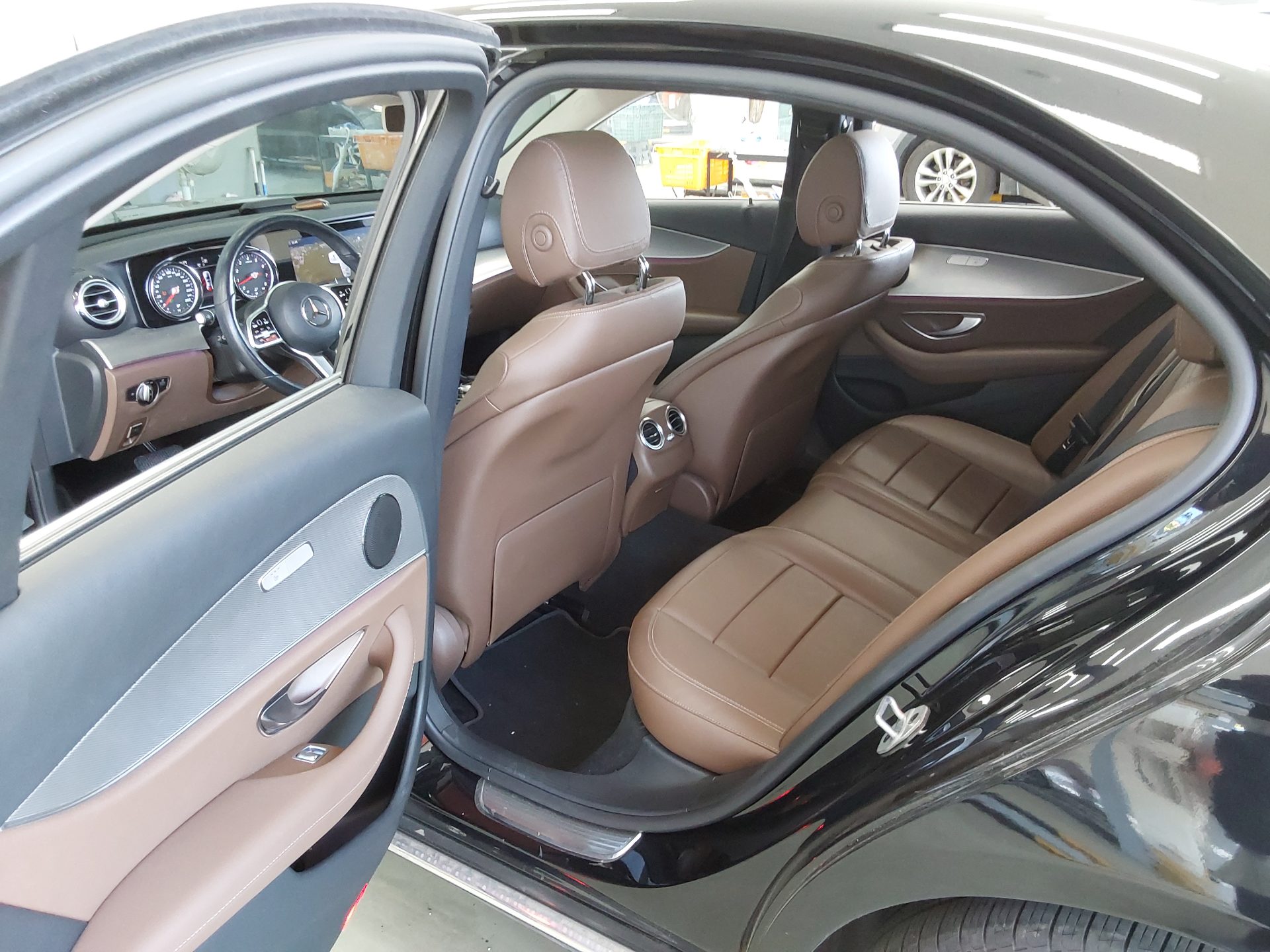 Mercedes-Benz E-Class 2019 - Image 12
