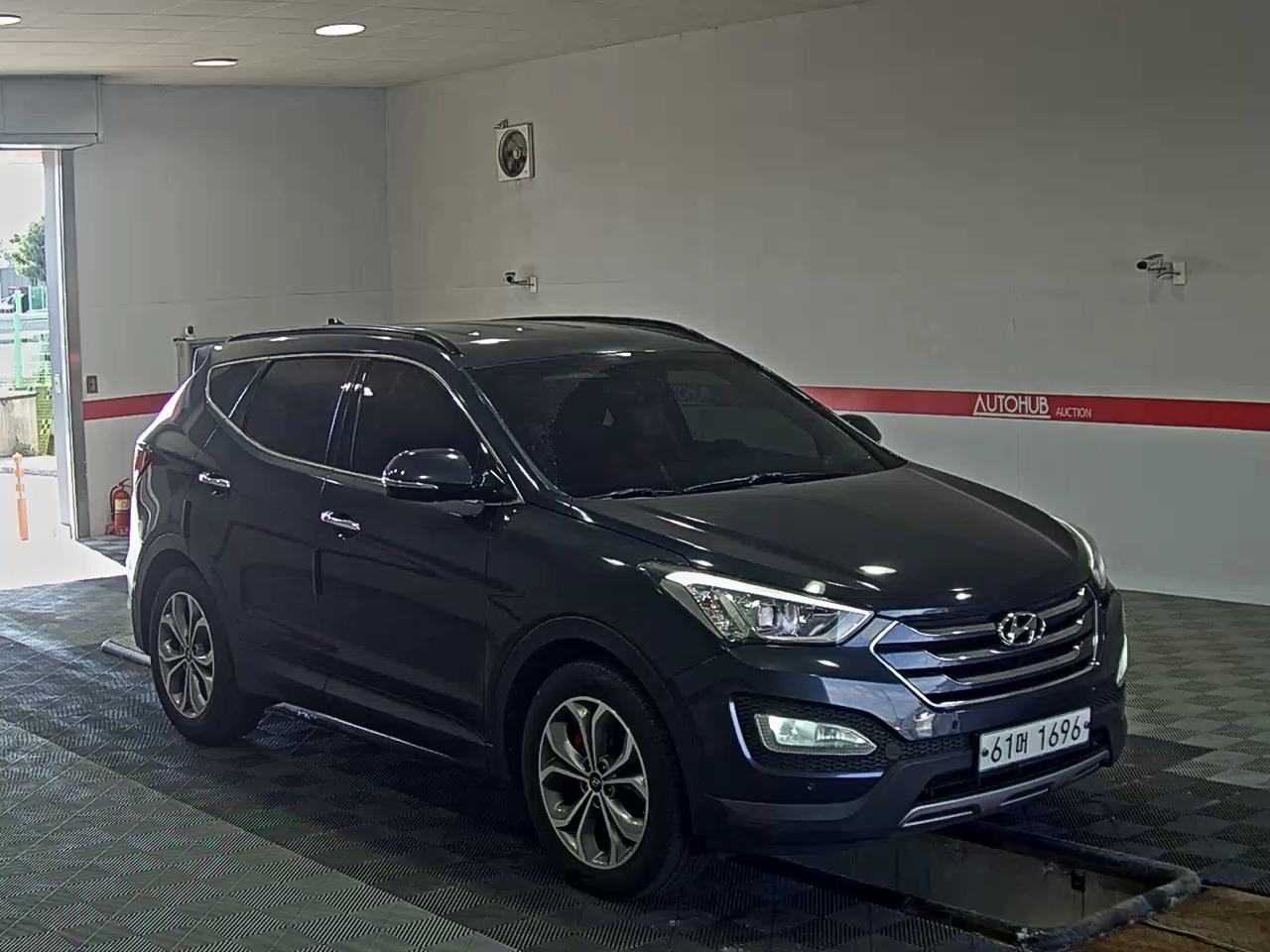 Hyundai Santa Fe 2015 - Image 2