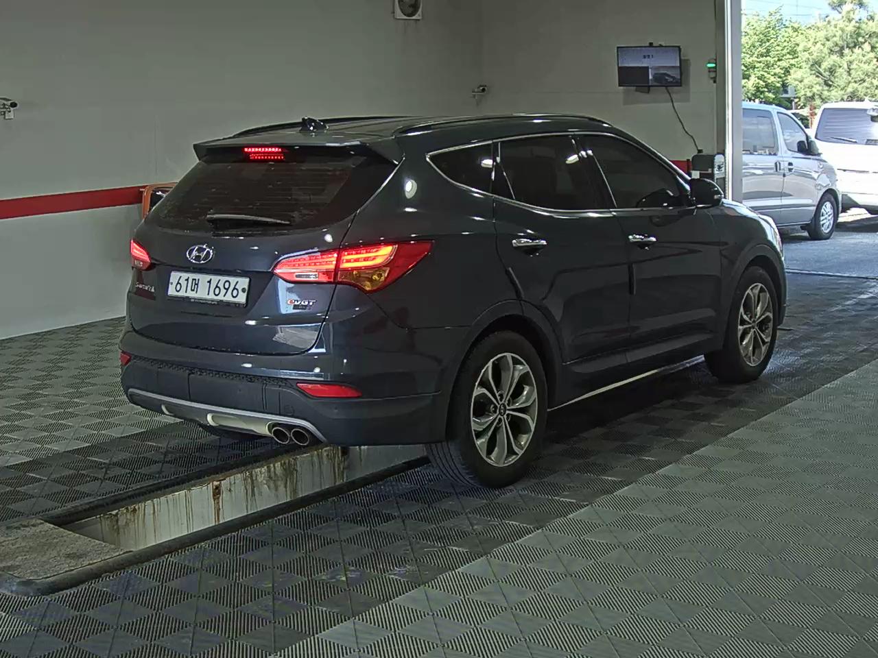 Hyundai Santa Fe 2015 - Image 4