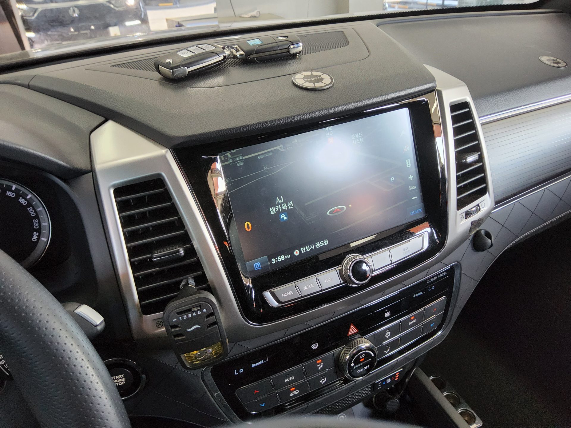 KG Mobility Rexton 2018 - Image 17