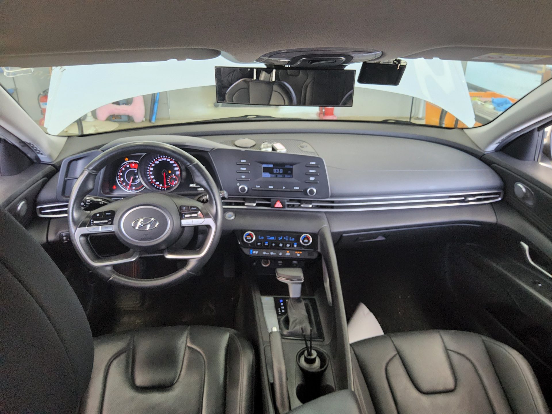 Hyundai Elantra 2021 - Image 10