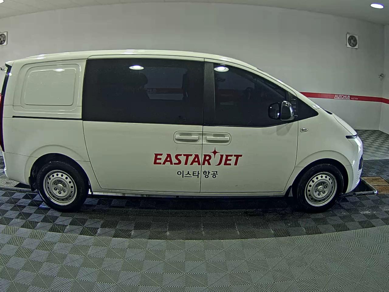Hyundai Staria 2023 - Image 3