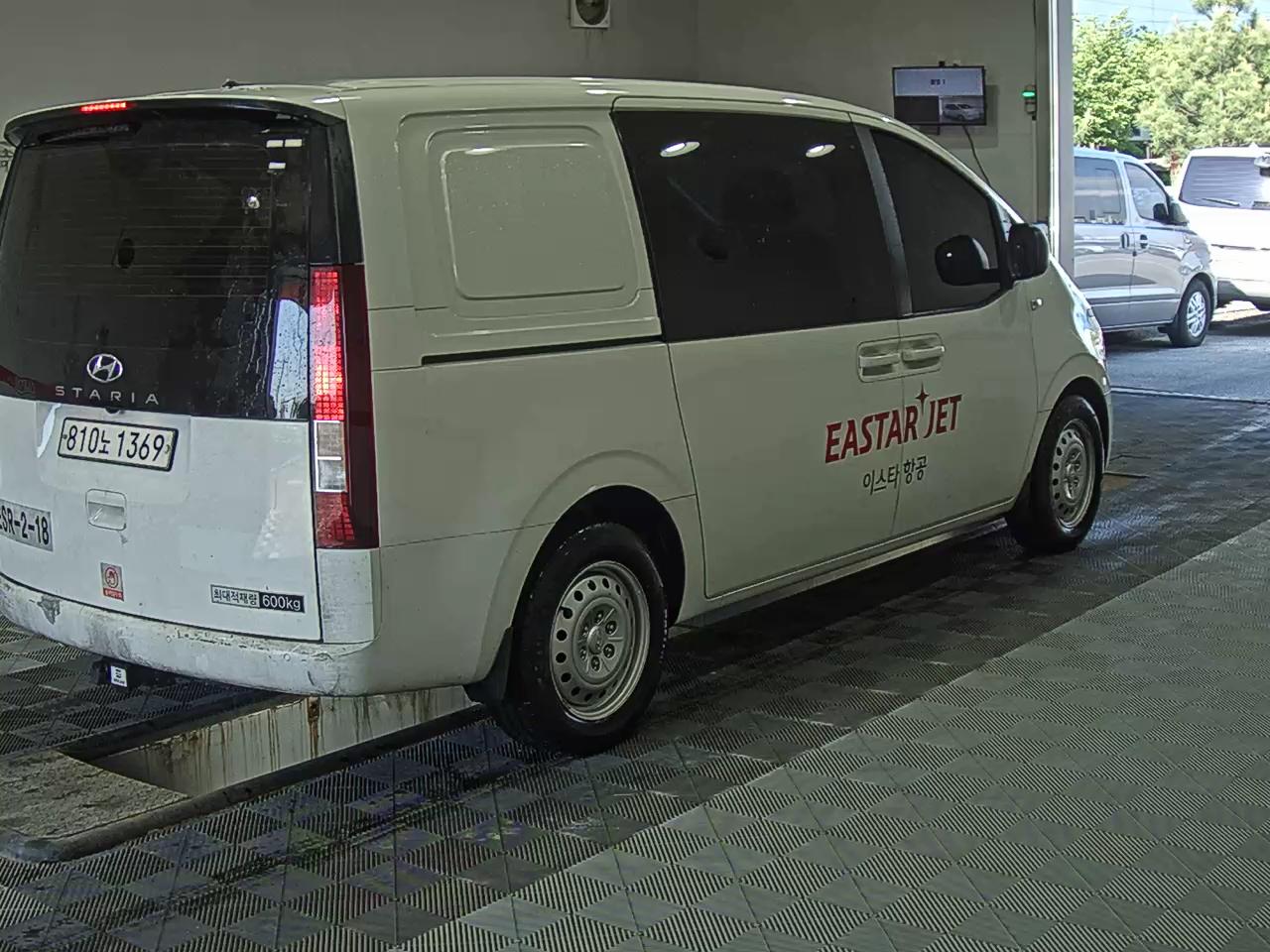 Hyundai Staria 2023 - Image 4