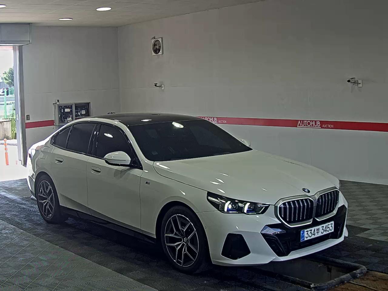 BMW 5 Series 2024 - Image 2
