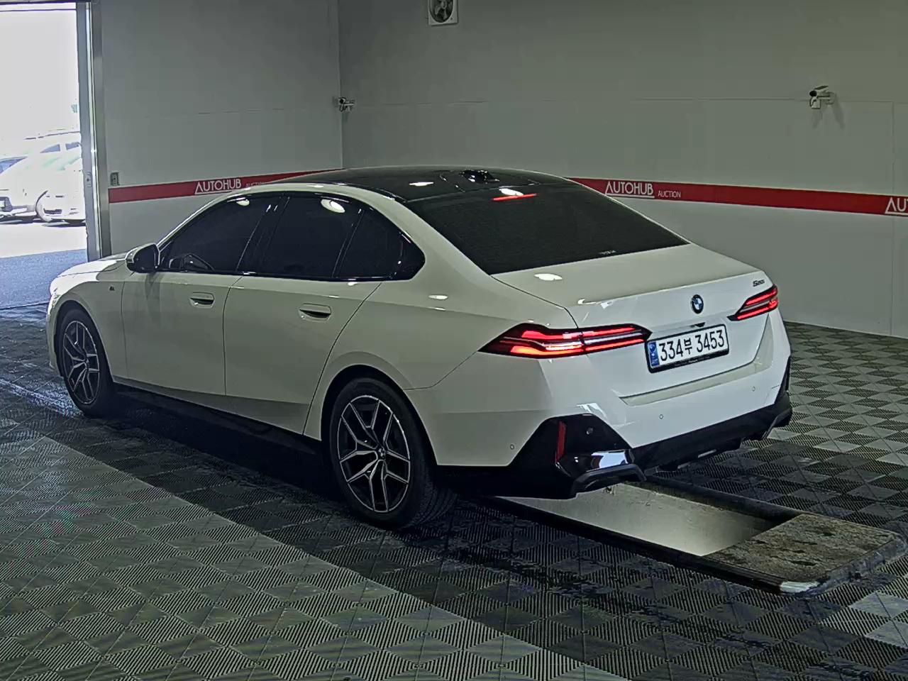 BMW 5 Series 2024 - Image 5