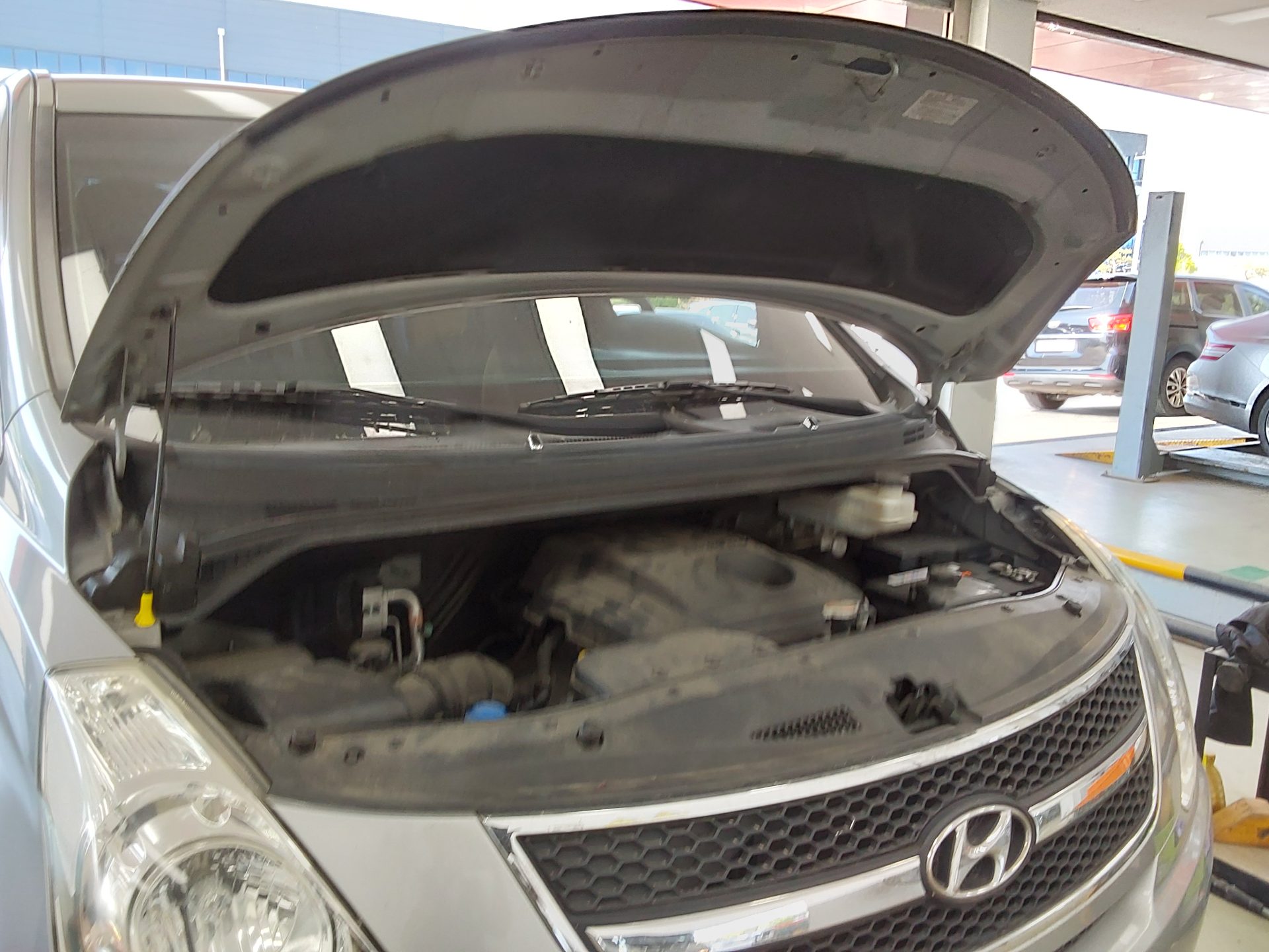 Hyundai Grand Starex 2011 - Image 18