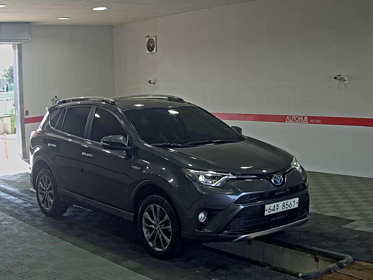 Toyota RAV4 2018 - Image 2
