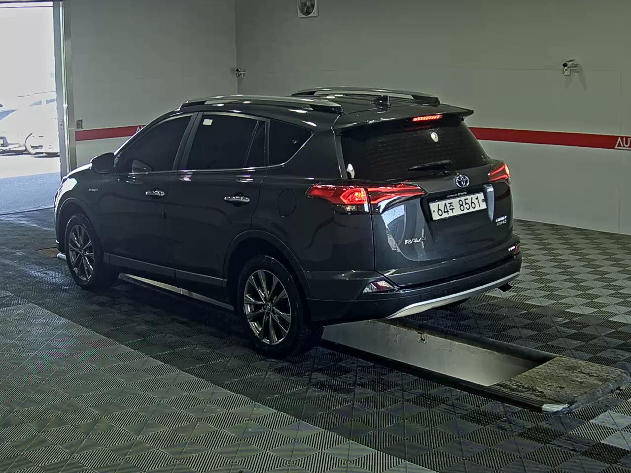 Toyota RAV4 2018 - Image 5