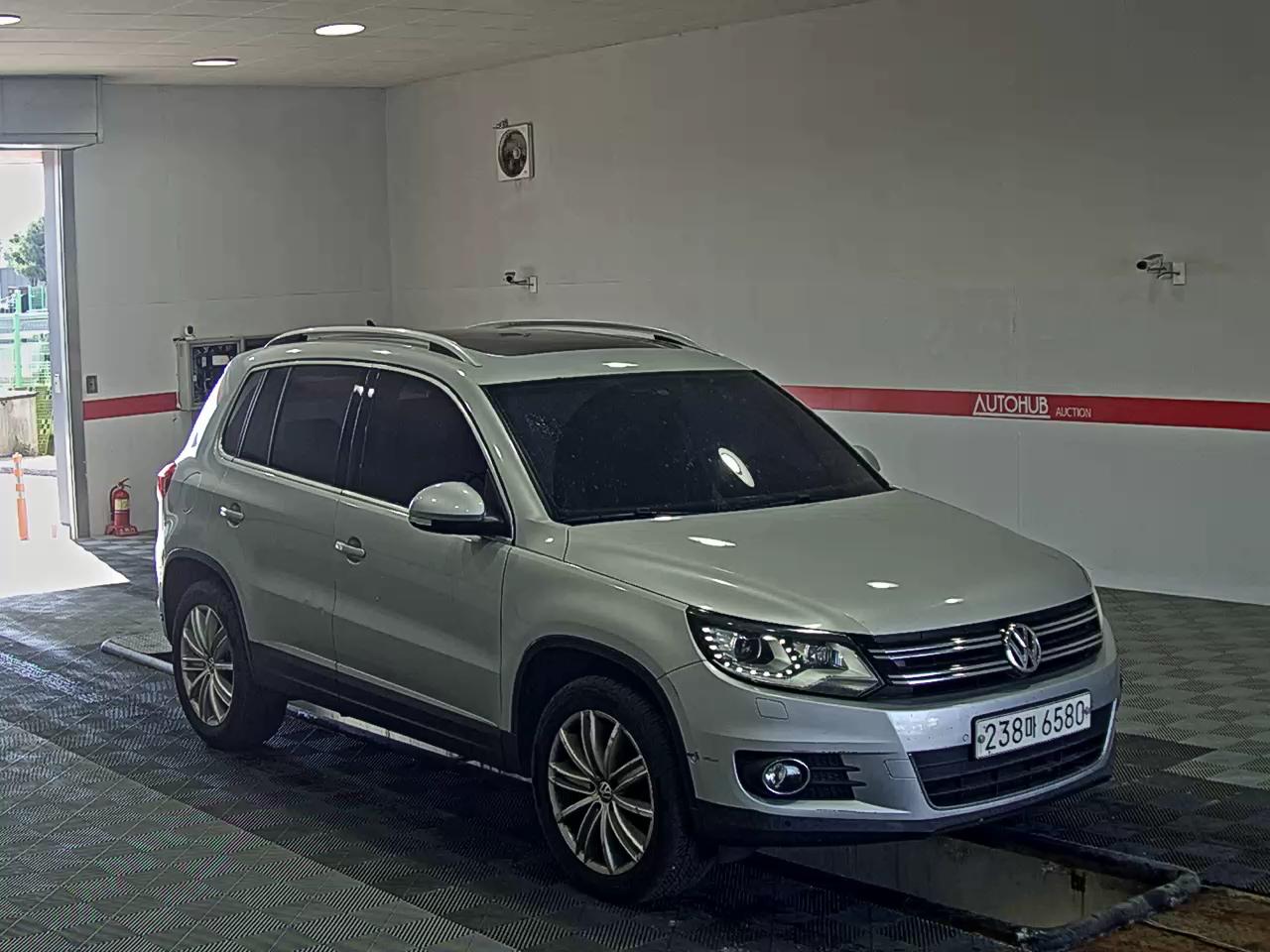 Volkswagen Tiguan 2014 - Image 2
