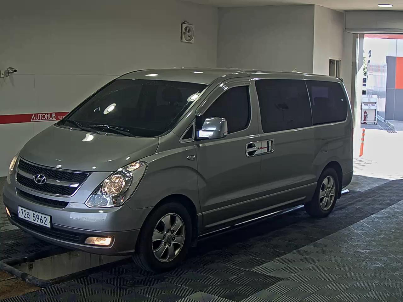 Hyundai Grand Starex