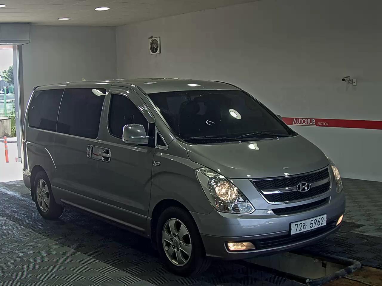 Hyundai Grand Starex 2011 - Image 2