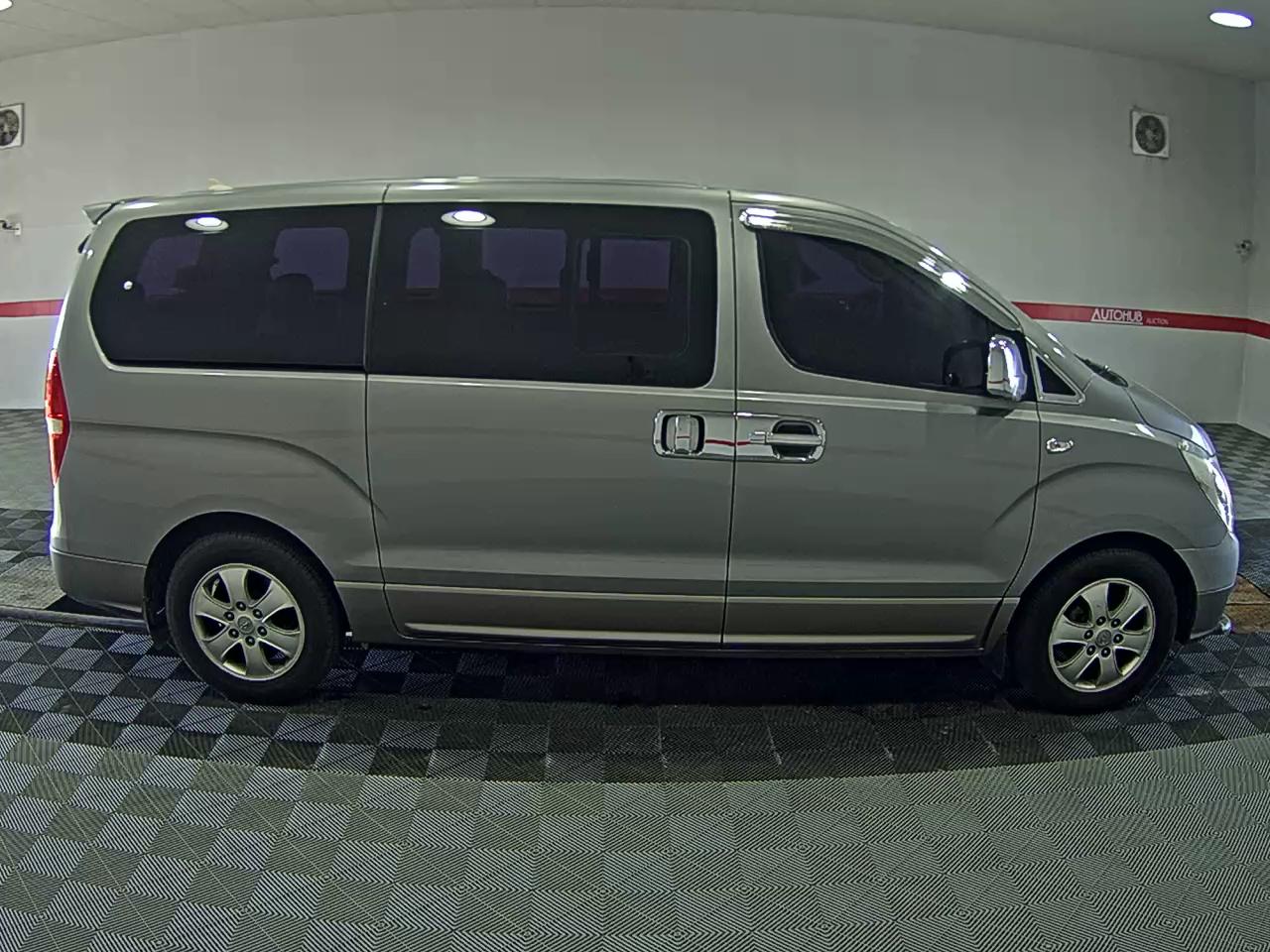 Hyundai Grand Starex 2011 - Image 3