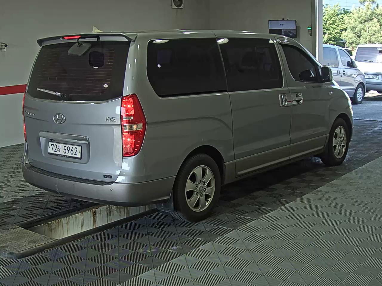 Hyundai Grand Starex 2011 - Image 4