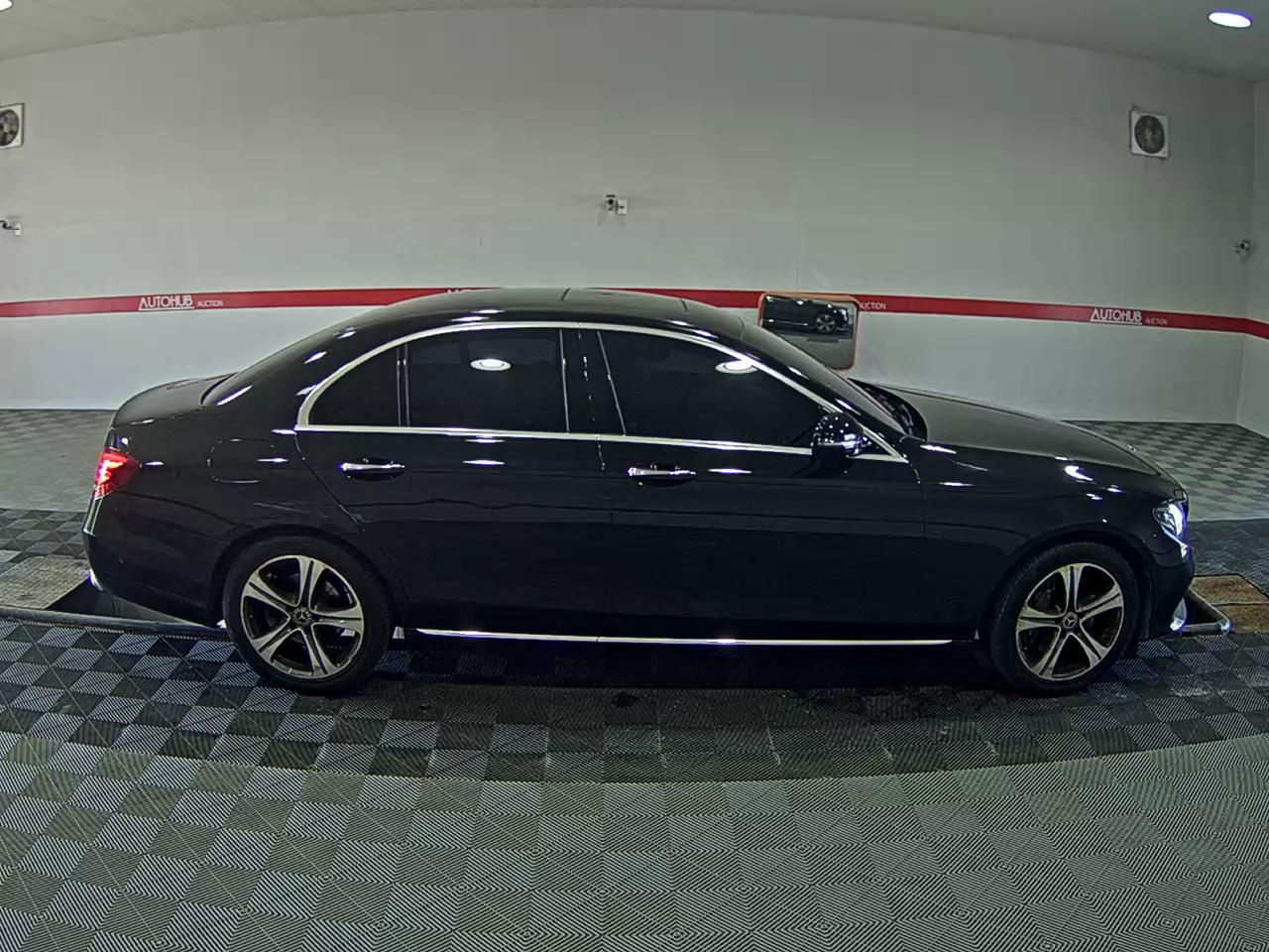Mercedes-Benz E-Class 2019 - Image 3