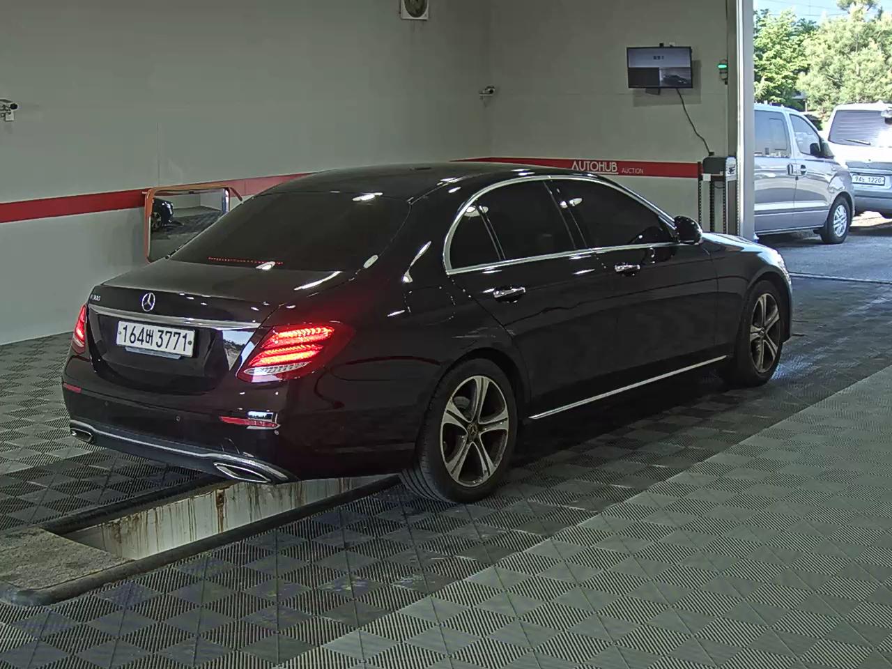 Mercedes-Benz E-Class 2019 - Image 4