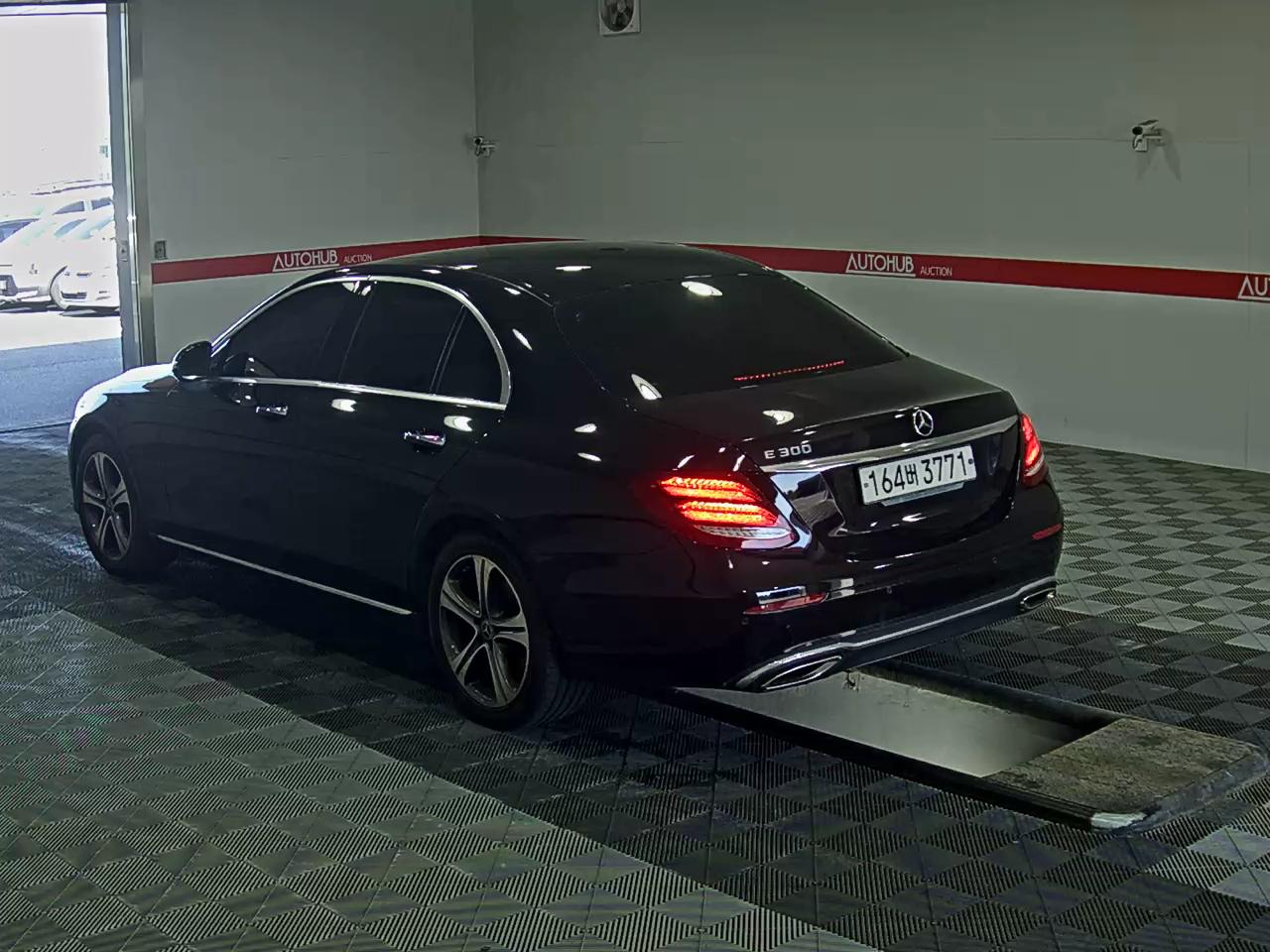 Mercedes-Benz E-Class 2019 - Image 5
