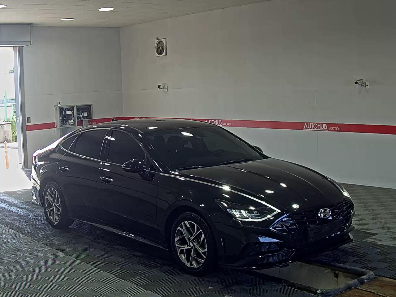 Hyundai Sonata 2022 - Image 2