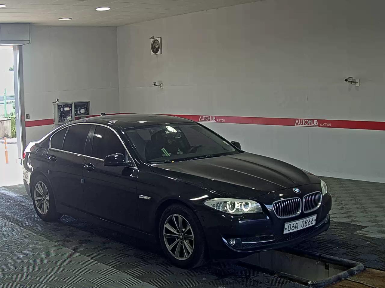 BMW 5 Series 2013 - Image 2