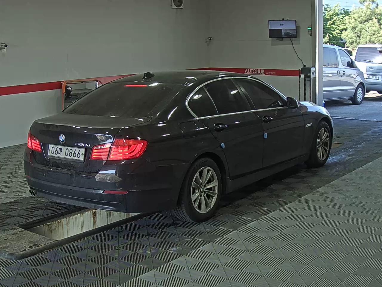 BMW 5 Series 2013 - Image 4