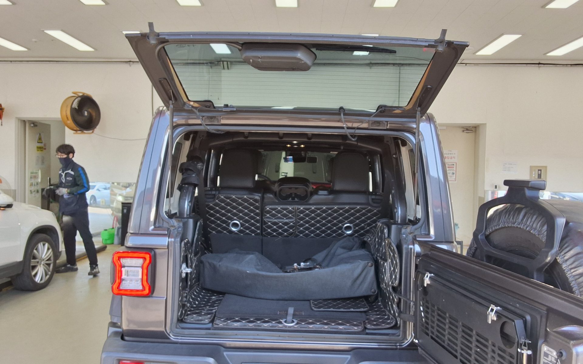 Jeep Wrangler 2019 - Image 14