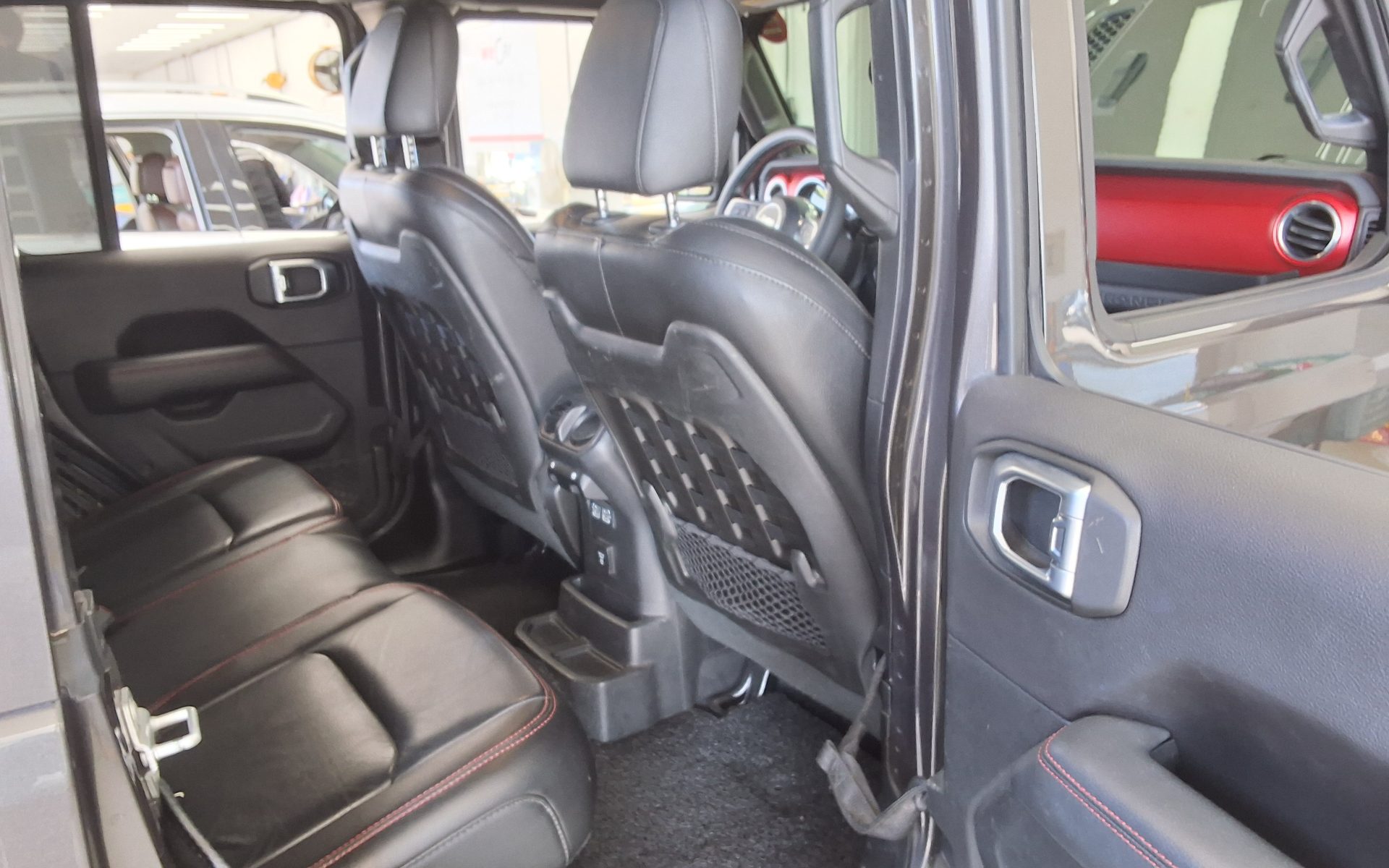 Jeep Wrangler 2019 - Image 12