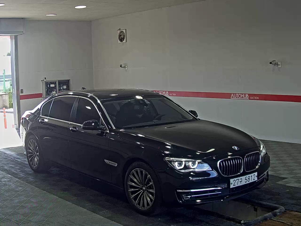 BMW 7 Series - 2