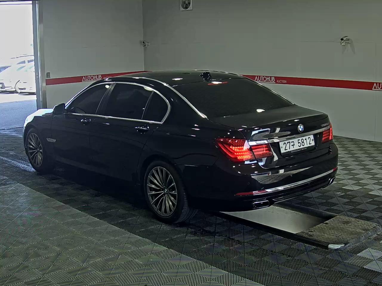BMW 7 Series - 5