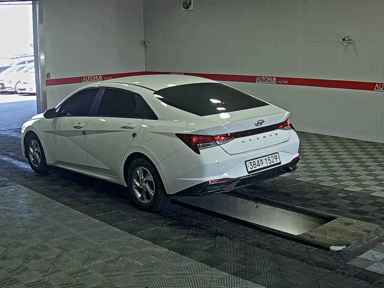 Hyundai Elantra 2021 - Image 5