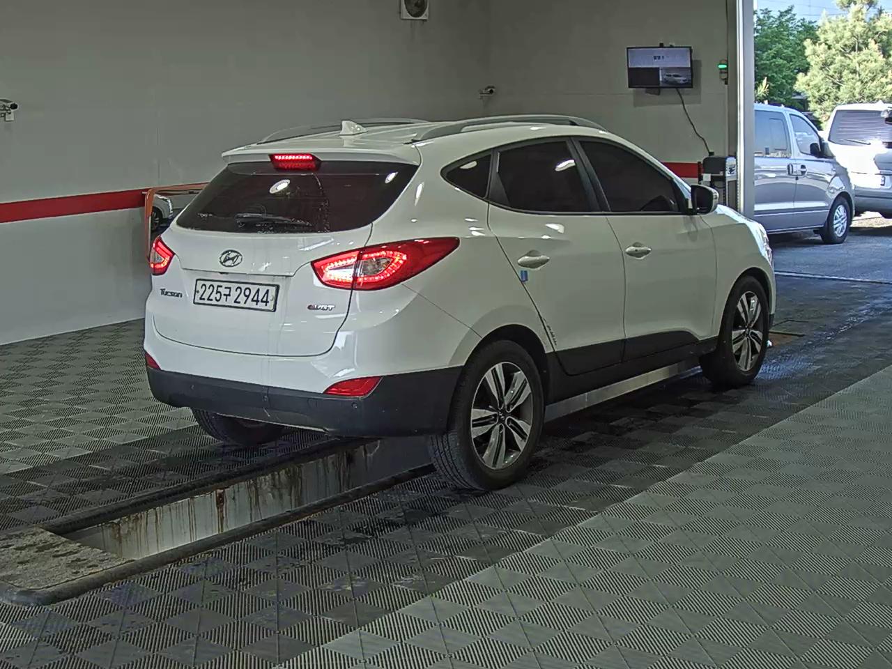 BMW IX 2015 - 이미지 4