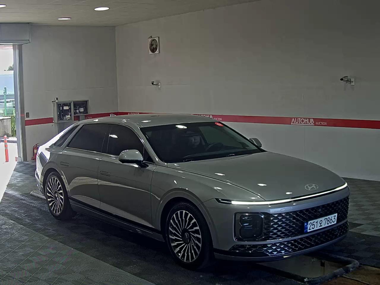 Hyundai Grandeur 2023 - Image 2