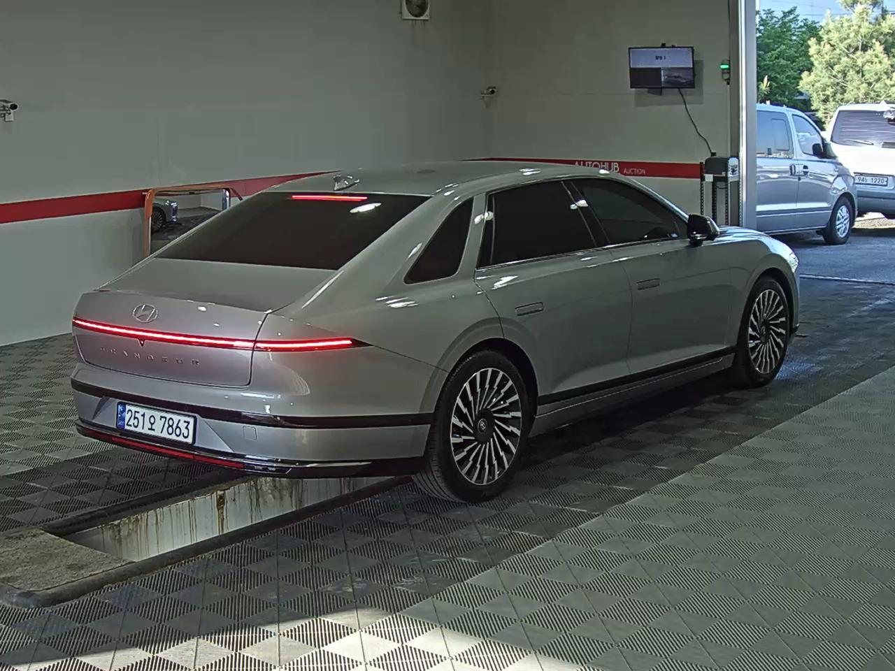 Hyundai Grandeur 2023 - Image 4