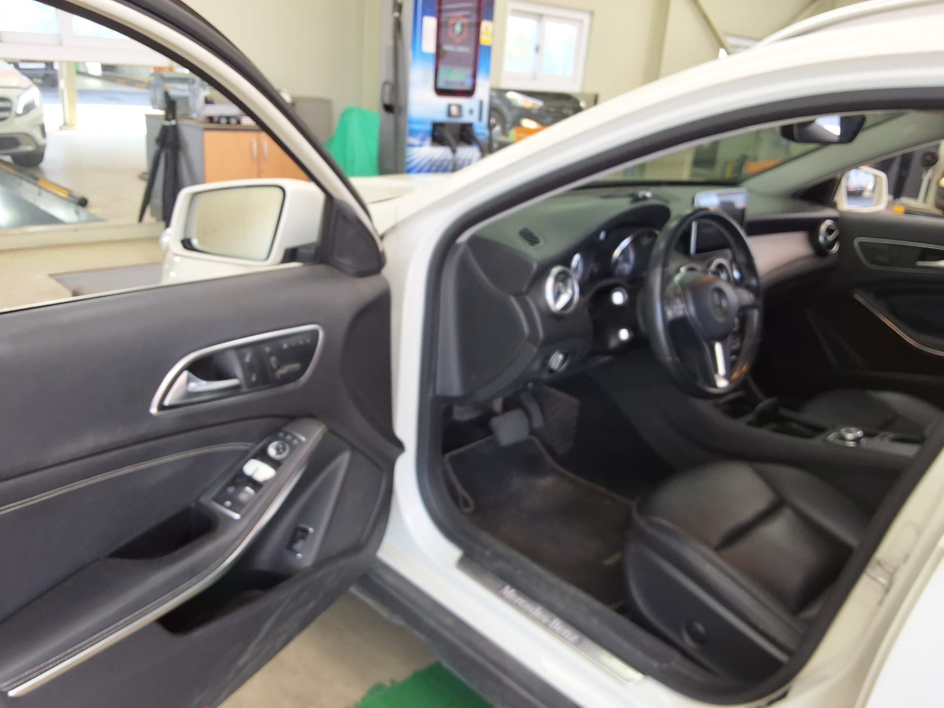 2015 - mercedes-benz 200