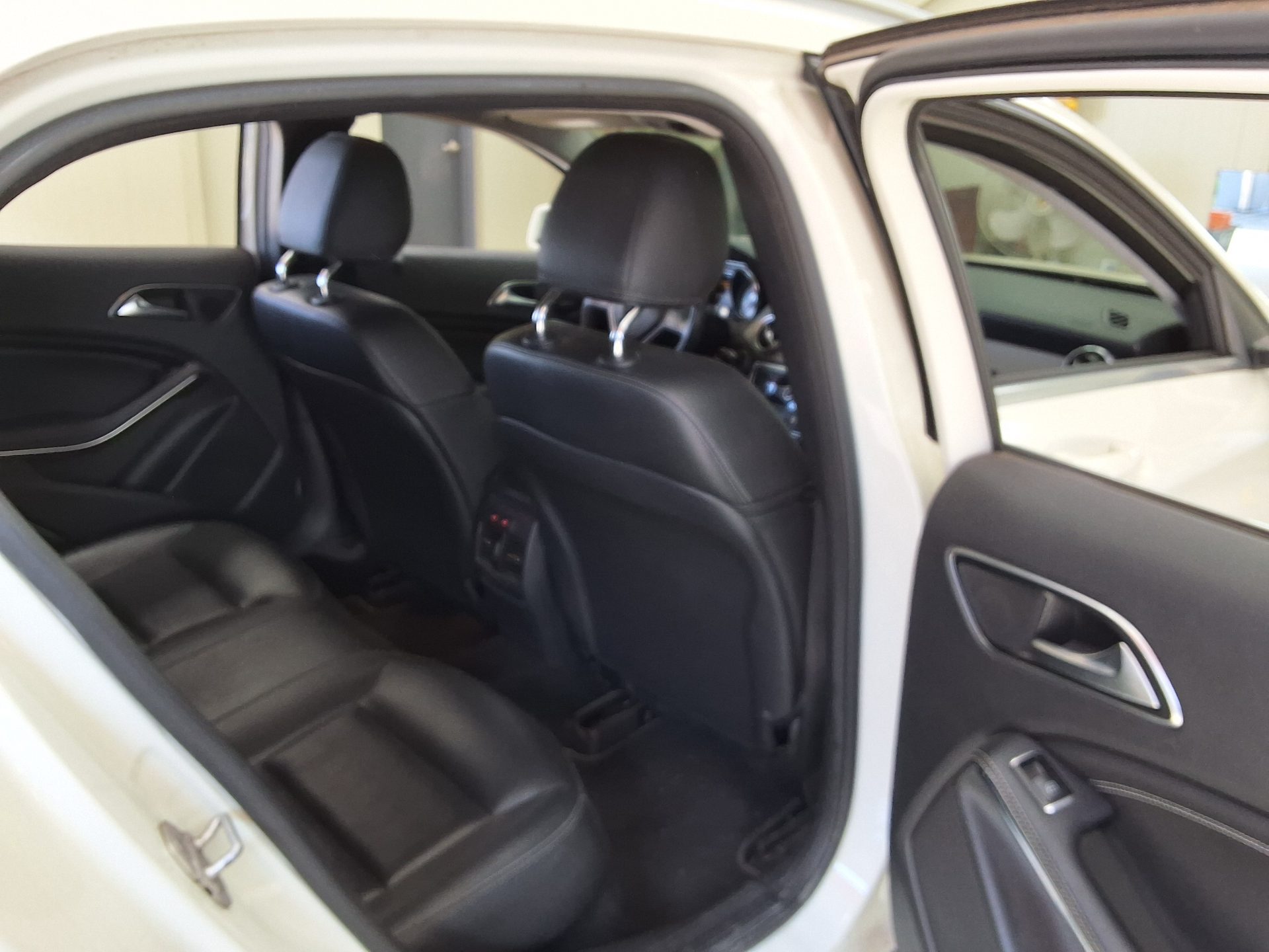 2015 - mercedes-benz 200