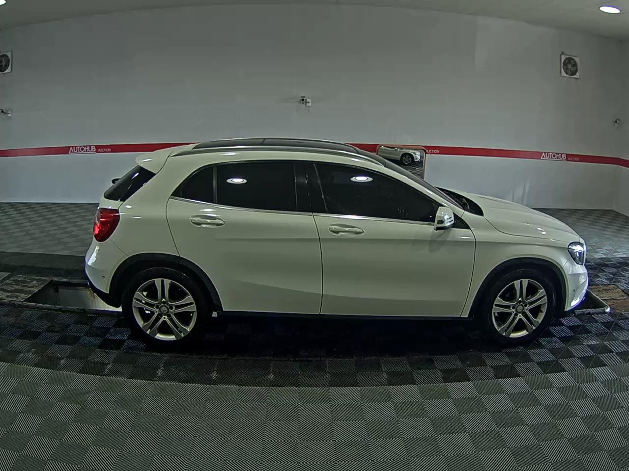2015 - mercedes-benz 200