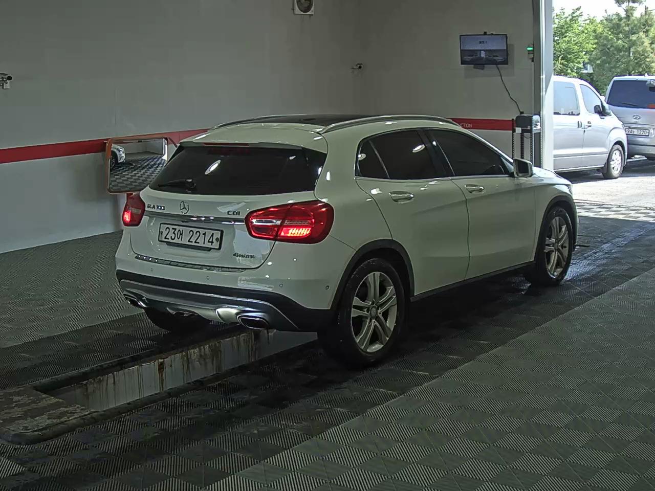 2015 - mercedes-benz 200