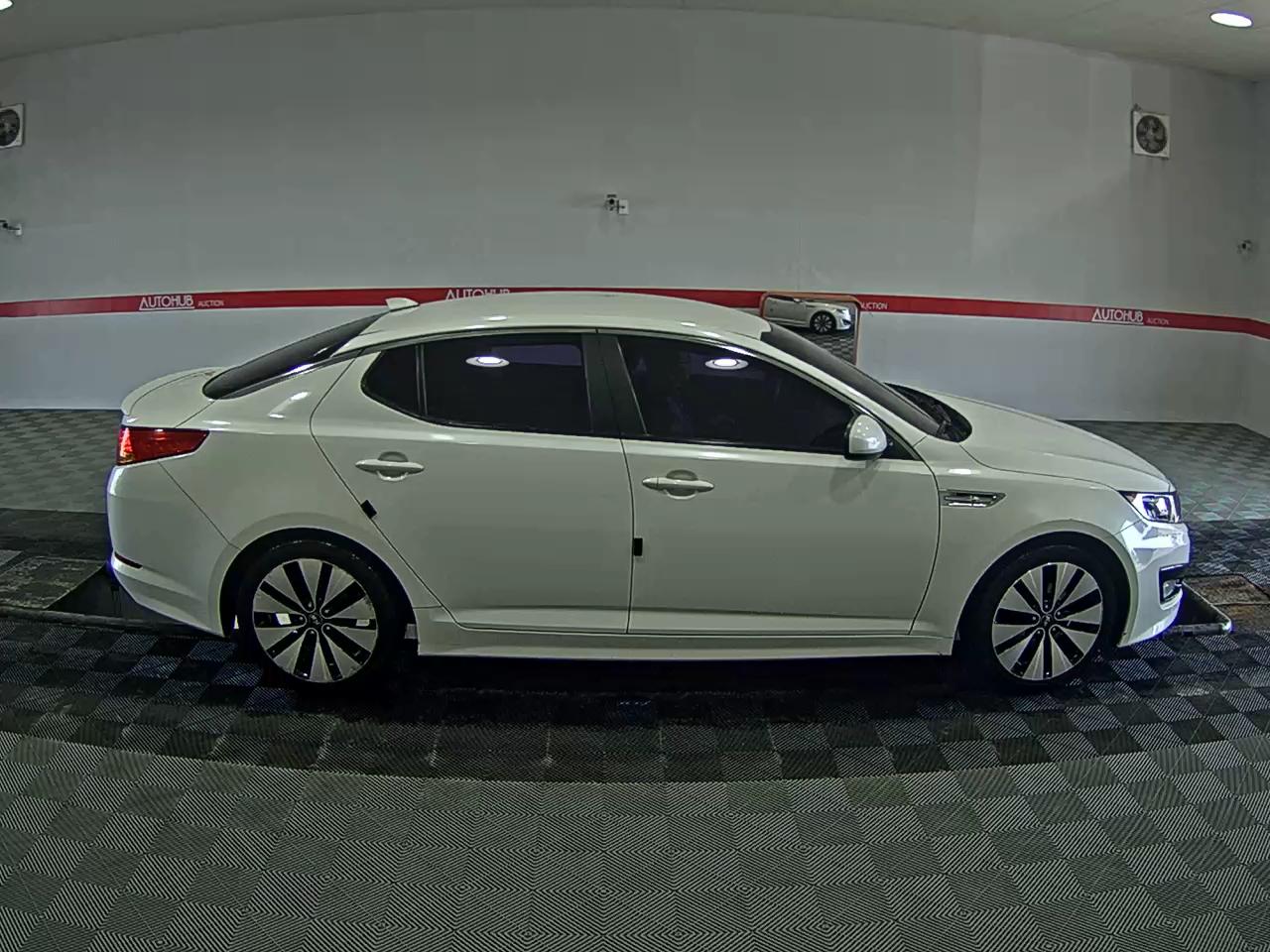 Kia K5 - 3
