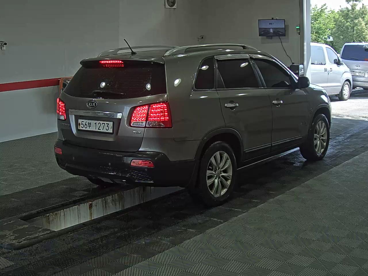 Kia Sorento - 4
