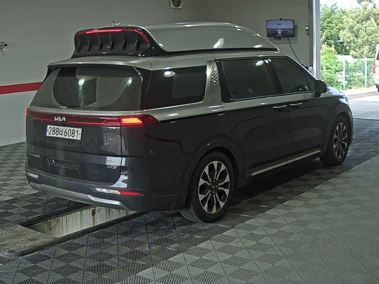 2023 - kia carnival