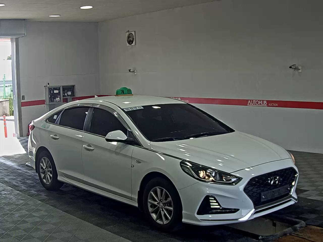 Hyundai Sonata - 2
