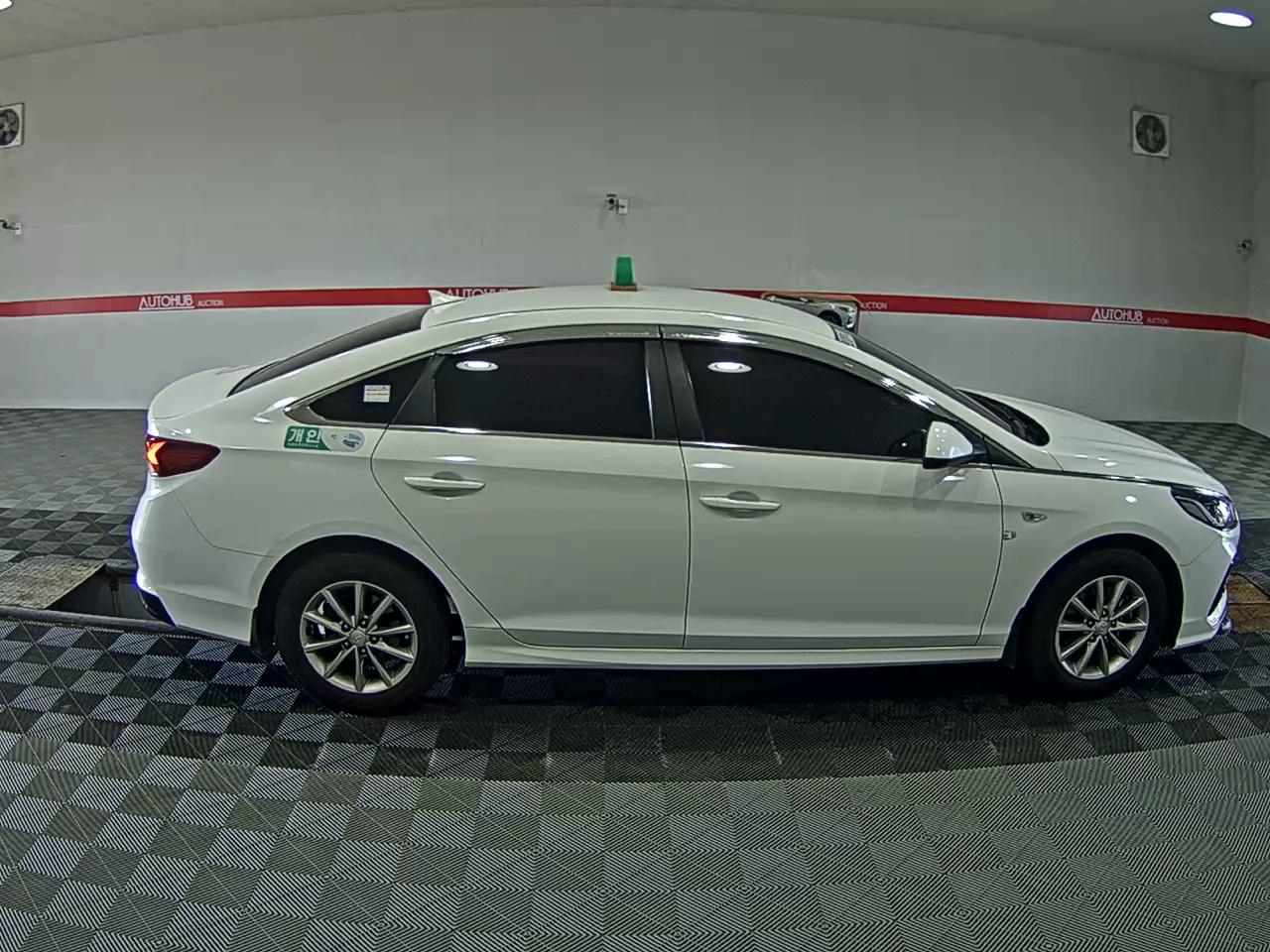 Hyundai Sonata - 3