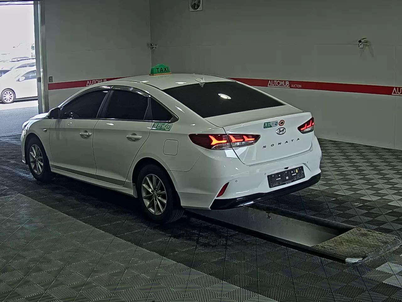 Hyundai Sonata - 5