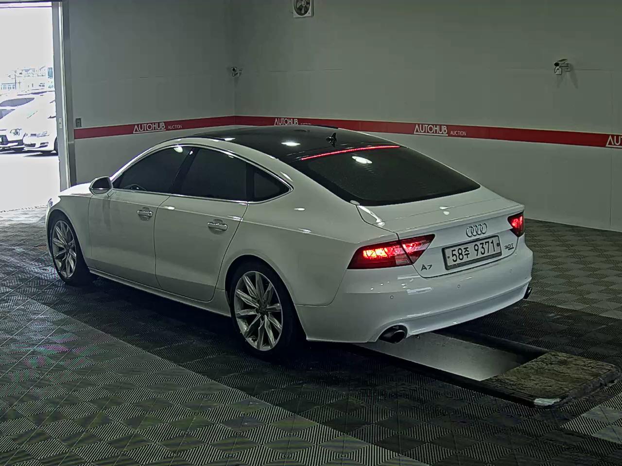 아우디 A7 - 5